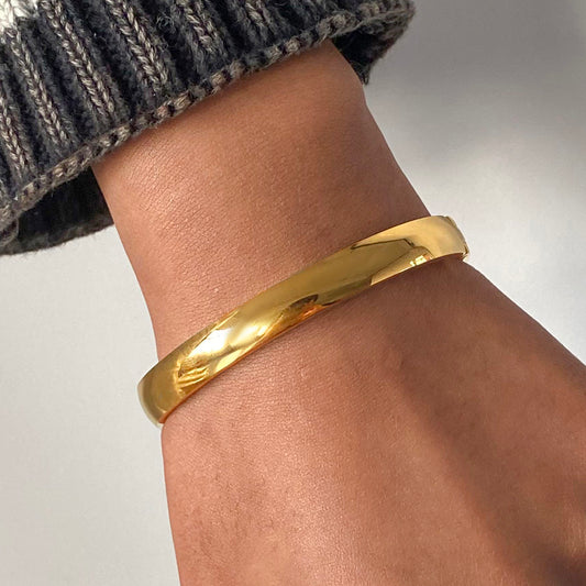 Classic Gold Bangle