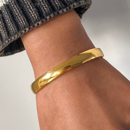 Classic Gold Bangle